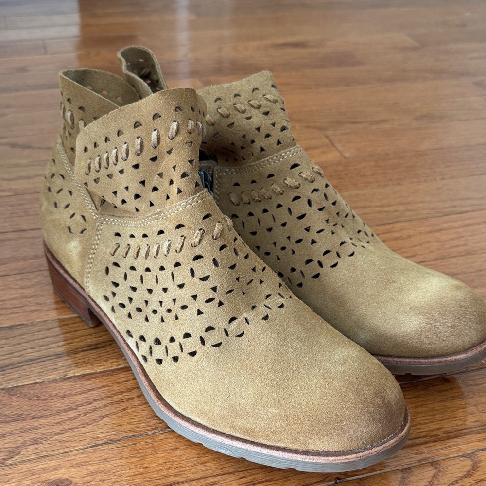 Sofft Perforated Tan Ankle Booties
